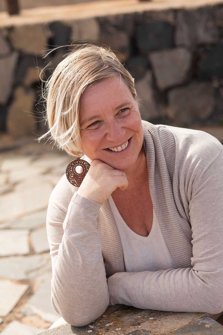 Dr. Mandy Zimmermann hört aufmerksam zu